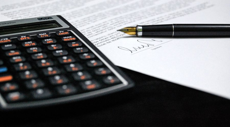 Dokumenty finansowe i kalkulator
