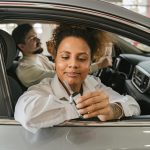 Leasing konsumencki a kredyt samochodowy